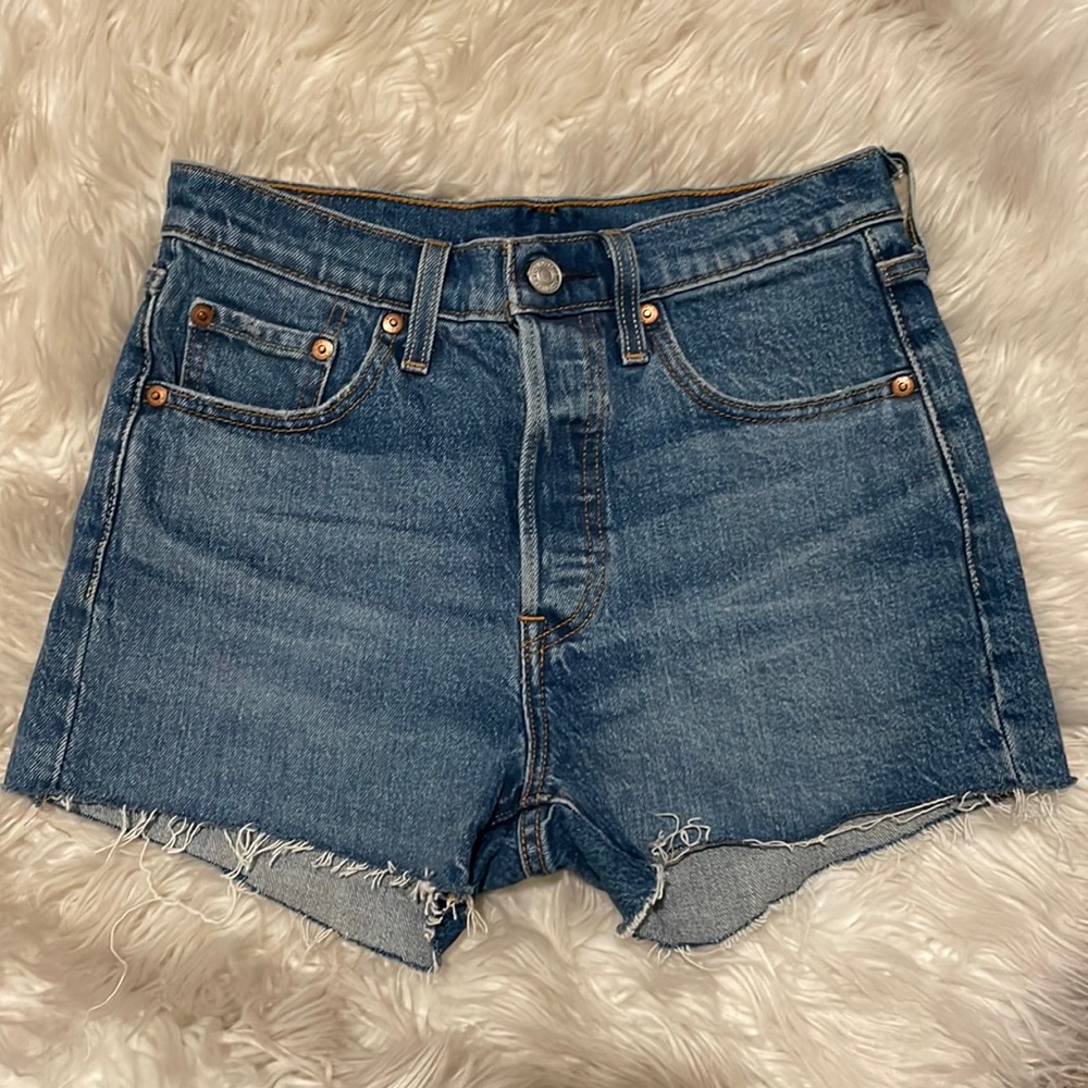 Levi’s 501 Stretch Short-PERFECT CONDITION - Picture 1 of 4